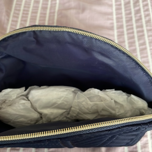 NWT Cle De Peau Cute Makeup Bag - Picture 3 of 3